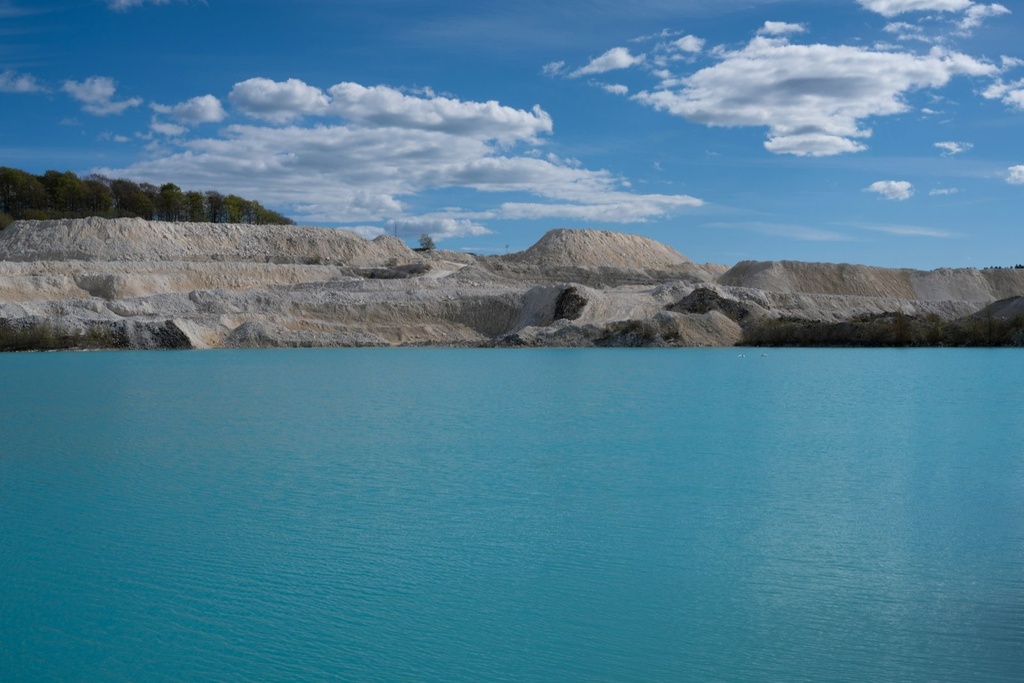 Restoration of quarries and extractive activities